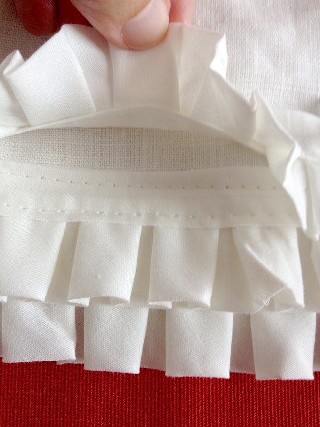 Simple & detailed DIY Christmas Stockings tutorial. 
