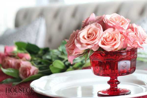 A gorgeous Valentines Day floral arrangement that is so easy to recreate with this tutorial via A Blissful Nest.