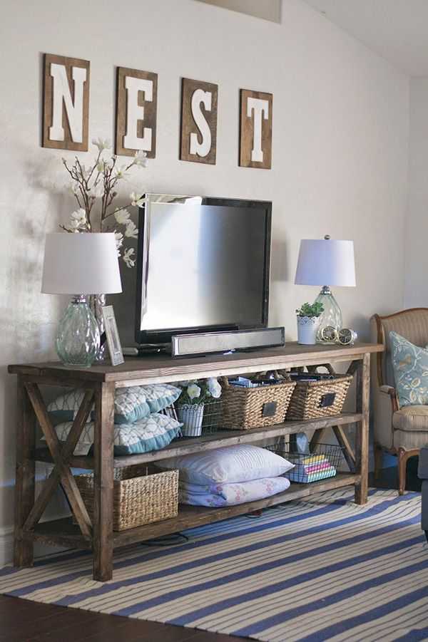 DIY Farmhouse Console by Paddington Way, 20 DIY Farmhouse Projects