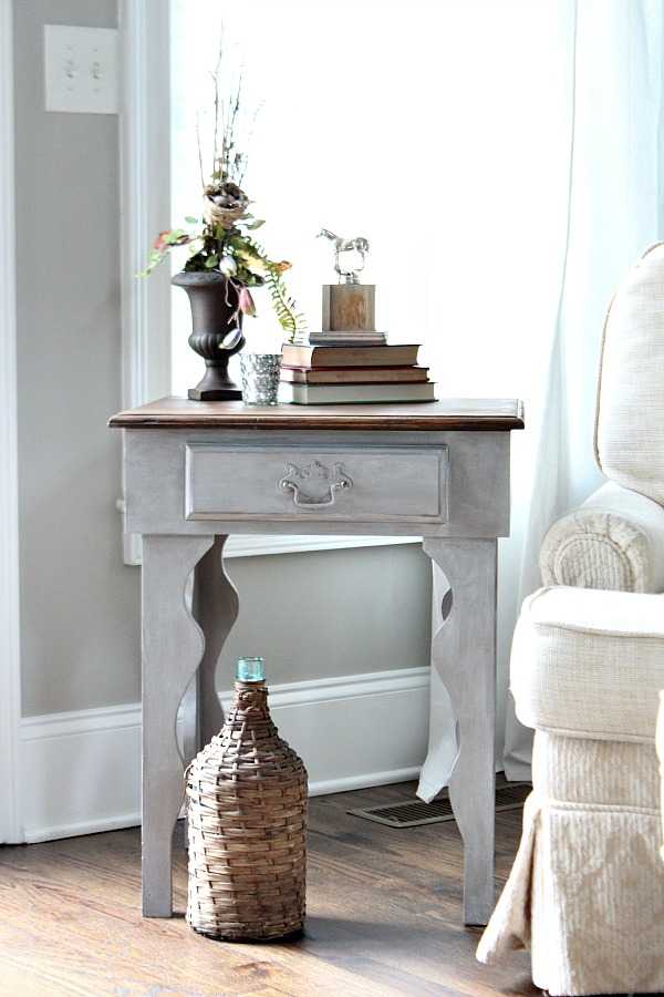 DIY Side Table Makeover by Refresh Restyle, 20 DIY Farmhouse Projects 
