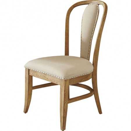 We've got 20 of the best dining chairs for you to choose from! From upholstered to a more industrial look, we’ve got 20 styles of dining room chairs that will help you complete your space. See more on ablisfulnest.com #diningchairs #diningroom #diningroomideas #designtips #farmhouse 