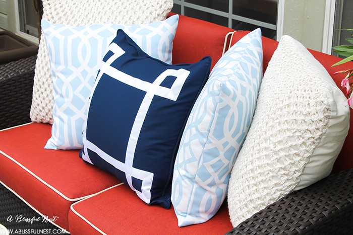If you've got a small patio then you are not alone. BUT you do not have to sacrifice that designer look because of space issues. We are showing you simple tips to get that designer look with these small patio solutions. Via A Blissful Nest https://ablisfulnest.com #patiodecor #backyarddecor #homedecor #interiordesign #designtips