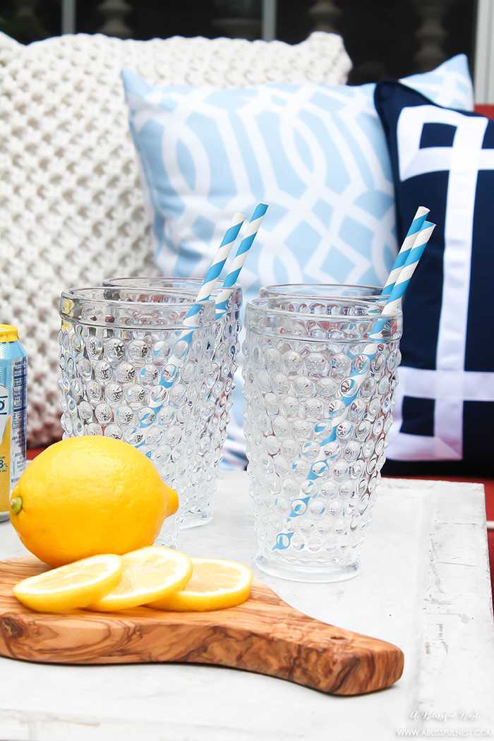 If you've got a small patio then you are not alone. BUT you do not have to sacrifice that designer look because of space issues. We are showing you simple tips to get that designer look with these small patio solutions. Via A Blissful Nest https://ablisfulnest.com #patiodecor #backyarddecor #homedecor #interiordesign #designtips