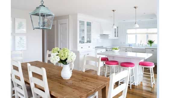 Do you love hot pink but don’t know how to add it into your home decor? We’ve got design tips just for you on hot to use hot pink in your home and paint colors to choose from. Check out A Blissful Nest for more details. https://ablisfulnest.com/ #designtips #interiordesign #pinkroom #paintcolor 