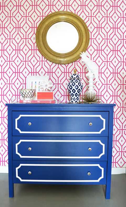Do you love hot pink but don’t know how to add it into your home decor? We’ve got design tips just for you on hot to use hot pink in your home and paint colors to choose from. Check out A Blissful Nest for more details. https://ablisfulnest.com/ #designtips #interiordesign #pinkroom #paintcolor 