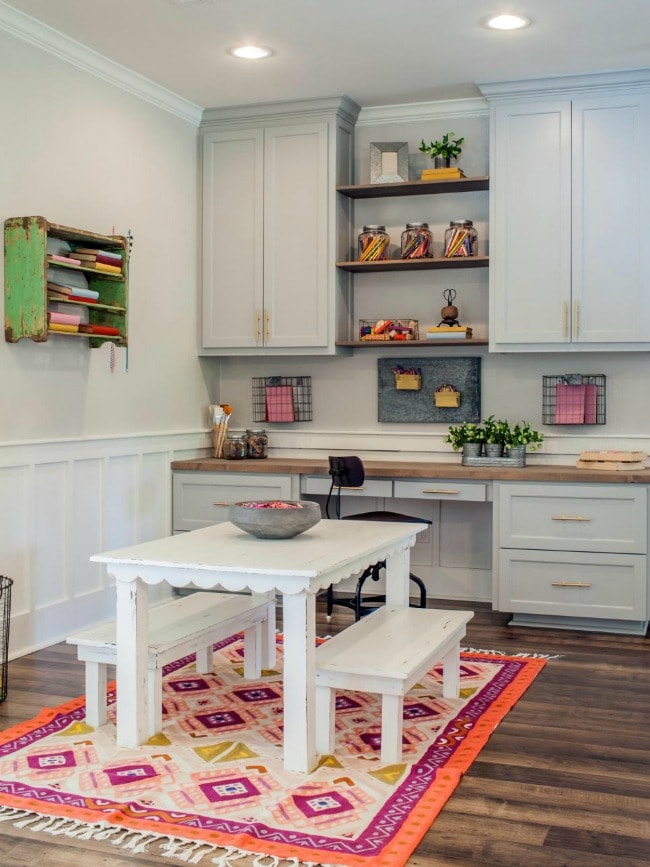 This craft room and office space is cute and functional - organization is key! HGTV Contemporary Update, 20 Best Fixer Upper Rooms 