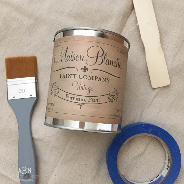 Follow this simple tutorial on how to use chalk furniture paint to makeover a piece of furniture. Such a gorgeous chalk furniture paint dresser makeover by A Blissful Nest. https://ablisfulnest.com/ #chalkpainttutorial #chalkpaintmakeover #dresser #furnituremakeover #bedroomideas