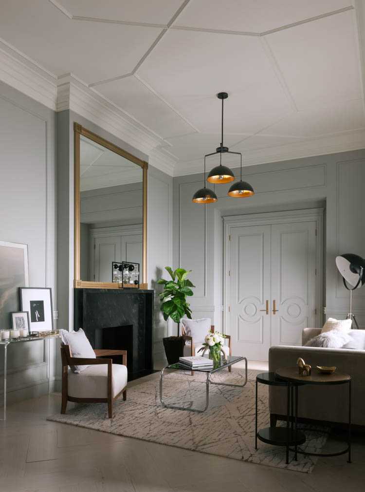 Great ideas on how to use crown moulding and interior finishes in your home! See more on https://ablisfulnest.com/ #buildingideas #crownmoulding #ad #MyMetrie