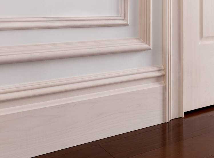 Great ideas on how to use crown moulding and interior finishes in your home! See more on https://ablisfulnest.com/ #buildingideas #crownmoulding #ad #MyMetrie