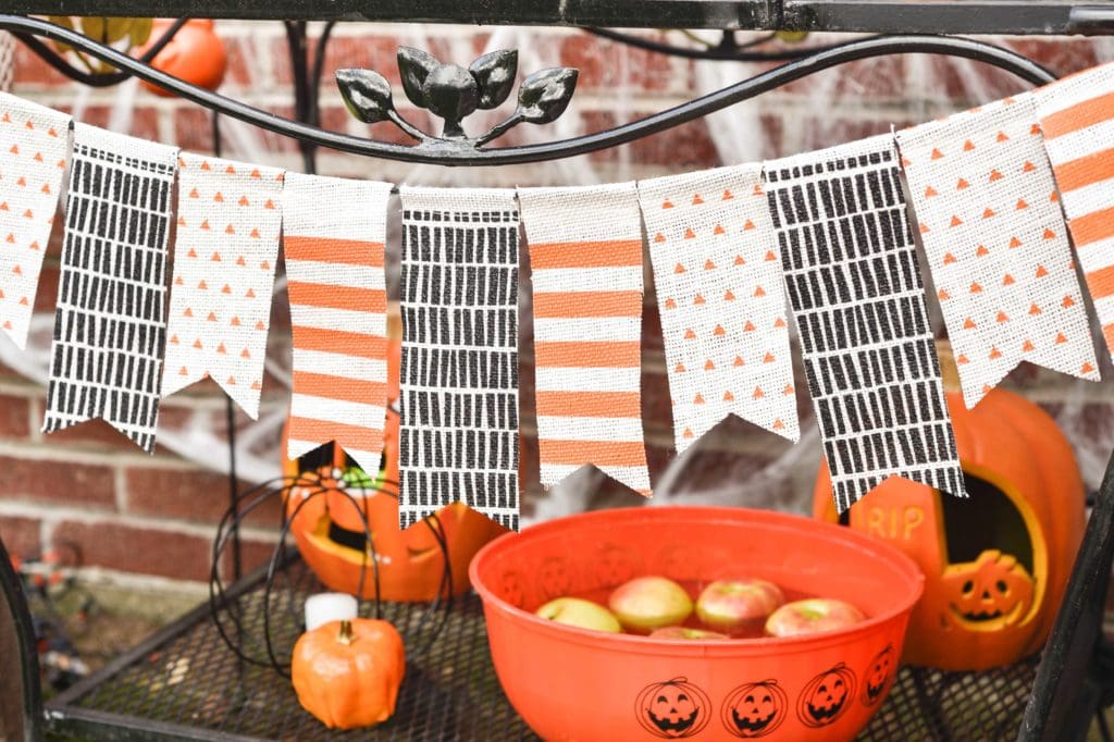 This Halloween Bar Cart isn't only for adults, this adorable cart is kid-friendly and oh so fun! Such a great way to celebrate this fun holiday! https://ablisfulnest.com/ #Halloween #Entertaining #HalloweenParty