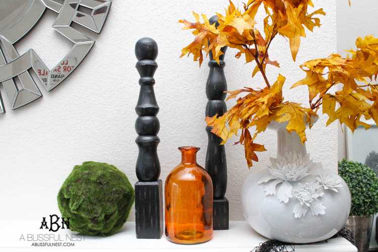 Get 20 tips on how to decorate for Halloween from some of the top home bloggers! These tips are amazing! https://ablisfulnest.com/ #halloweendecor #halloweendecorating