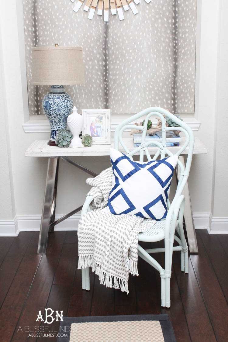 Get these simple and easy steps for this gorgeous chalk furniture paint tutorial from A Blissful Nest. An amazing transformation on a flea market piece! https://ablisfulnest.com/ #chalkpaint #chalkfurniturepaint 