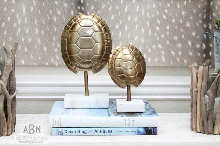 Get these tips & hints on getting designer style on a budget with this gorgeous entry makeover! So many great ideas here! See more on https://ablisfulnest.com/ #entrymakeover #designtips