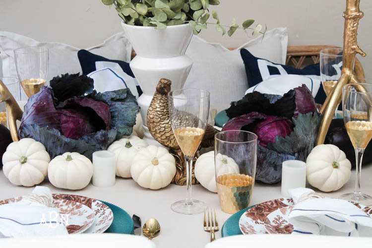 Not everyone has big Thanksgiving dinners but they can still be high with style. Snag our sources on setting the most gorgeous table this year! See more on https://ablisfulnest.com/ #thanksgivingtabledecor #thanksgivingideas