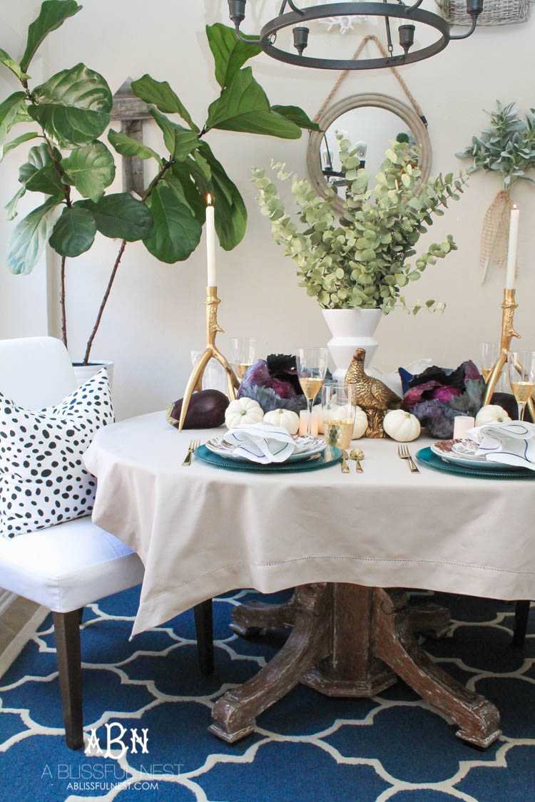 Not everyone has big Thanksgiving dinners but they can still be high with style. Snag our sources on setting the most gorgeous table this year! See more on https://ablisfulnest.com/ #thanksgivingtabledecor #thanksgivingideas