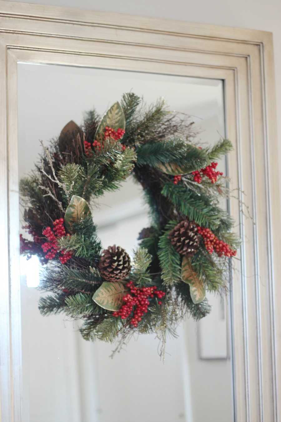 5 Simple Tips to get your Home Holiday Ready! See more at http://.ablisfulnest.com/ #HolidayDecor #Christmas #HolidayHome