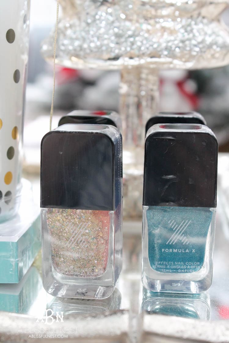 JCPenney has the most meaningful and affordable gifts this year for Christmas. Grab my ideas on the must-have items to pick up from your local store! See more on https://ablisfulnest.com/ #ad #JoyWorthGiving 