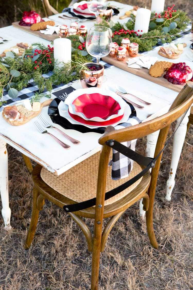 What a great idea to do during the holiday season with friends! Love this favorite things holiday party idea by Lillian Hope Designs. See more on https://ablisfulnest.com/