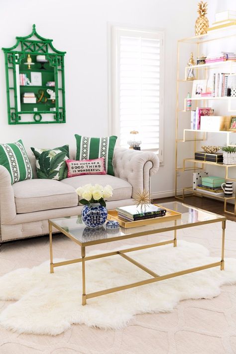 These are such amazing tips for living in a small space! A small living space can make a huge statement and be easily organized for a functional and stylish look. See more on https://ablisfulnest.com/ #designtips #organization #homedecorideas