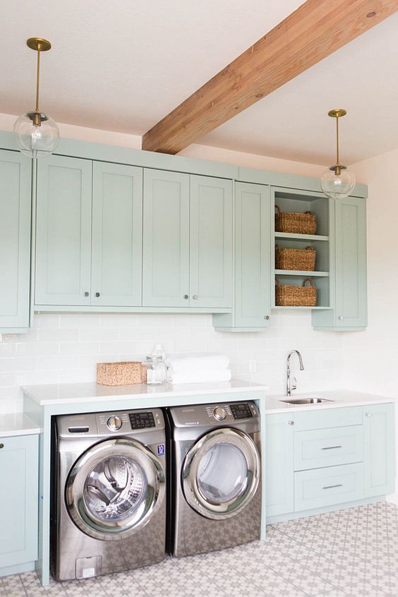 These are great tips on using sinks in a laundry room! Sinks aren't just for the kitchen anymore! @Blanco #ad #laundryroomideas #blanco
