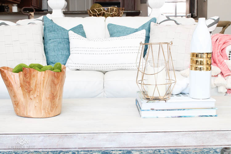 It's time to redecorate for spring! Love this fresh and inviting spring living room! See more on https://ablisfulnest.com/ #springdecorating #livingroom