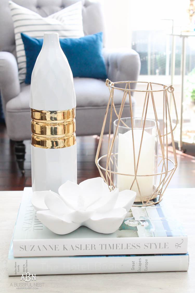 It's time to redecorate for spring! Love this fresh and inviting spring living room! See more on https://ablisfulnest.com/ #springdecorating #livingroom