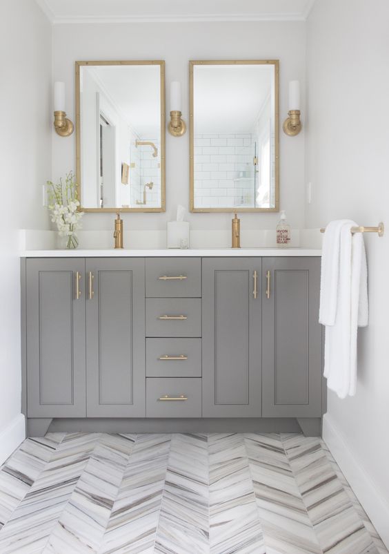 These bathroom design ideas are just gorgeous and inspiring! Making sure to bookmark these for later! See more on https://ablisfulnest.com/ #bathroom #bathroomideas #bathroomdecor