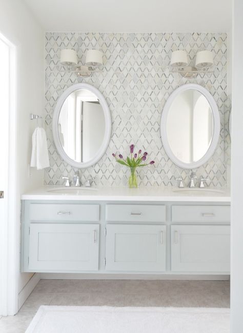 These bathroom design ideas are just gorgeous and inspiring! Making sure to bookmark these for later! See more on https://ablisfulnest.com/ #bathroom #bathroomideas #bathroomdecor
