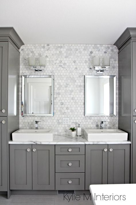 These bathroom design ideas are just gorgeous and inspiring! Making sure to bookmark these for later! See more on https://ablisfulnest.com/ #bathroom #bathroomideas #bathroomdecor