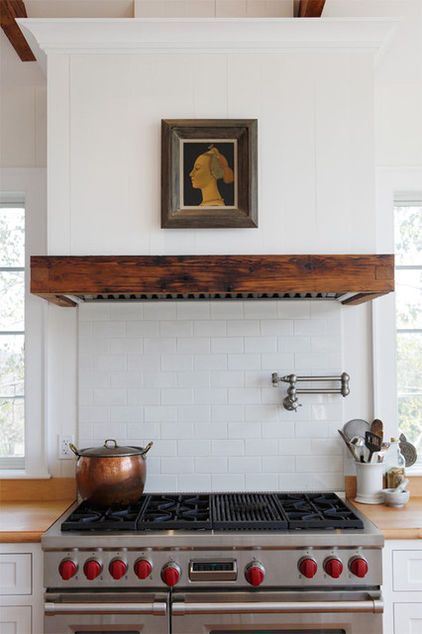 There are many ways and simple ideas to add warmth to your all white kitchen. Visit https://ablisfulnest.com/ to find out how! #interiors #kitchens #designertips