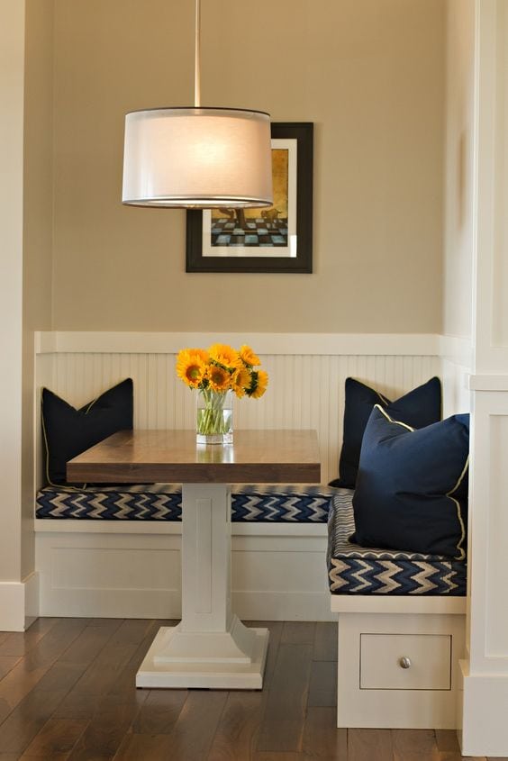 There are many ways and simple ideas to add warmth to your all white kitchen. Visit https://ablisfulnest.com/ to find out how! #interiors #kitchens #designertips