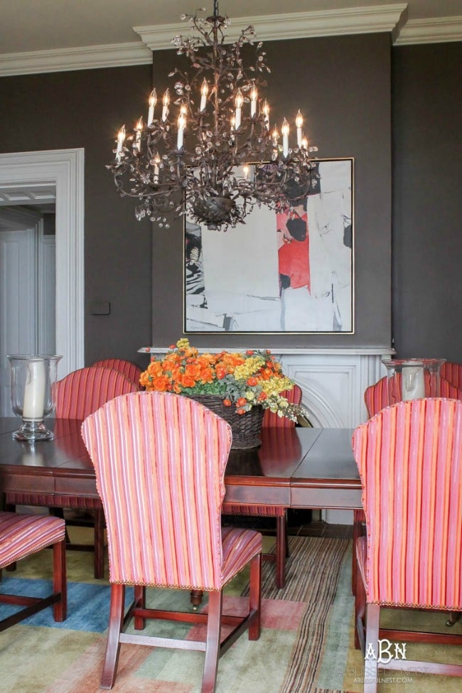 Gorgeous dining room ideas with color for a designer look and unique design ideas! see more on https://ablisfulnest.com/ 