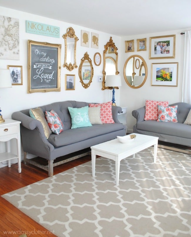 Tackle that blank wall and get inspired with these 20 gallery wall design ideas! 