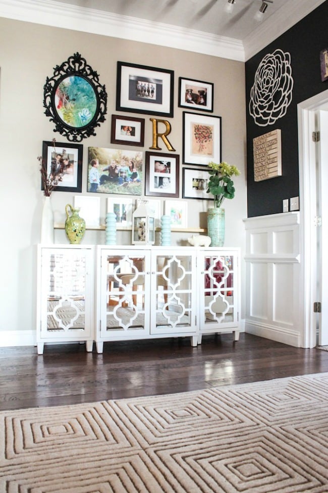 Tackle that blank wall and get inspired with these 20 gallery wall design ideas! 