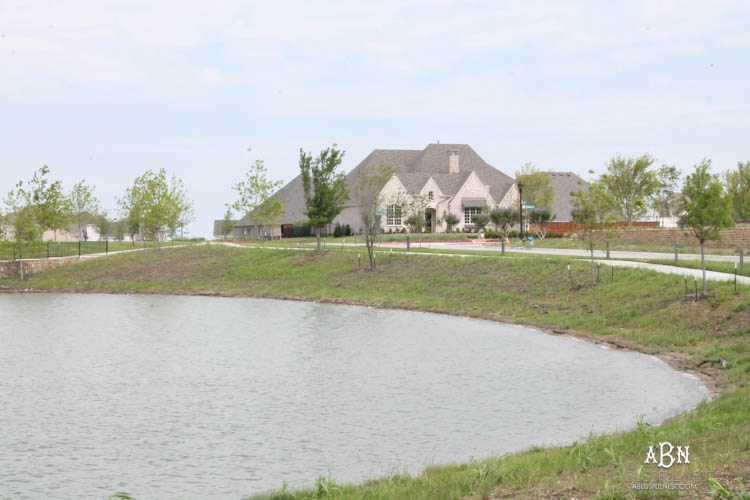 Follow along as we build our new home with tips and hints to remember during construction.