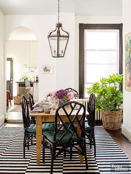 Grab the design details of this gorgeous modern dining room!