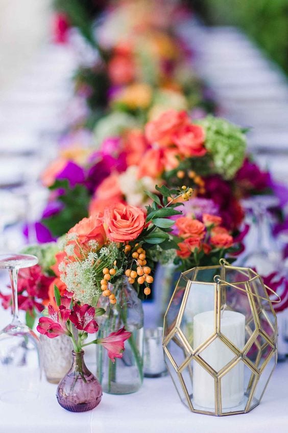 Easy tips to follow for a perfect summer table setting for evening or morning brunches this summer. For all the ideas visit https://ablisfulnest.com/ #outdoorliving #summerentertaining