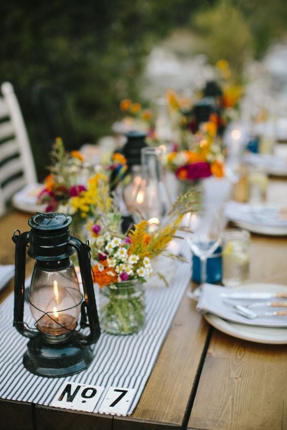 Easy tips to follow for a perfect summer table setting for evening or morning brunches this summer. For all the ideas visit https://ablisfulnest.com/ #outdoorliving #summerentertaining