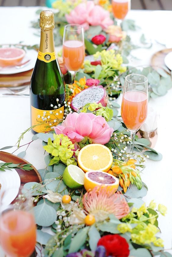 Easy tips to follow for a perfect summer table setting for evening or morning brunches this summer. For all the ideas visit https://ablisfulnest.com/ #outdoorliving #summerentertaining