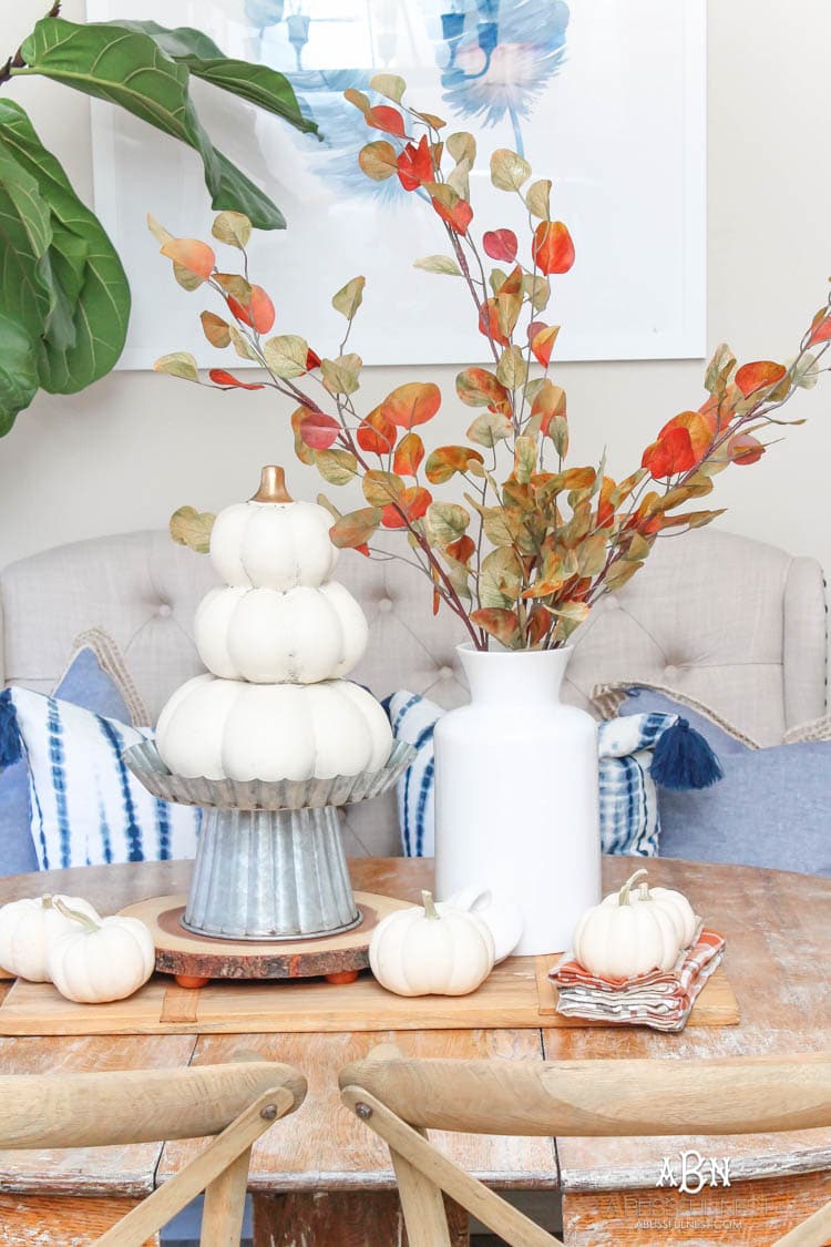 Full of rich jewel tones for fall, come visit my fall home tour! See more on https://ablisfulnest.com/ #ABlissfulNest  #falldecor #falldecorideas #fall