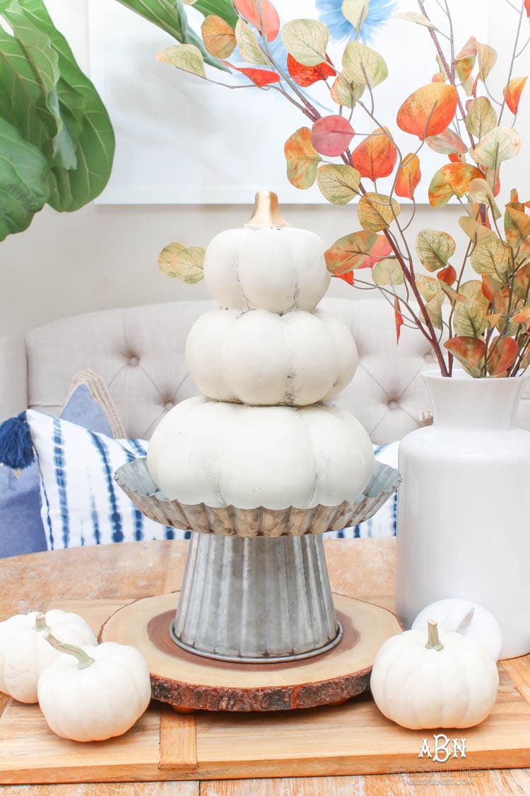 Full of rich jewel tones for fall, come visit my fall home tour! See more on https://ablisfulnest.com/ #falldecor #falldecorideas #falli