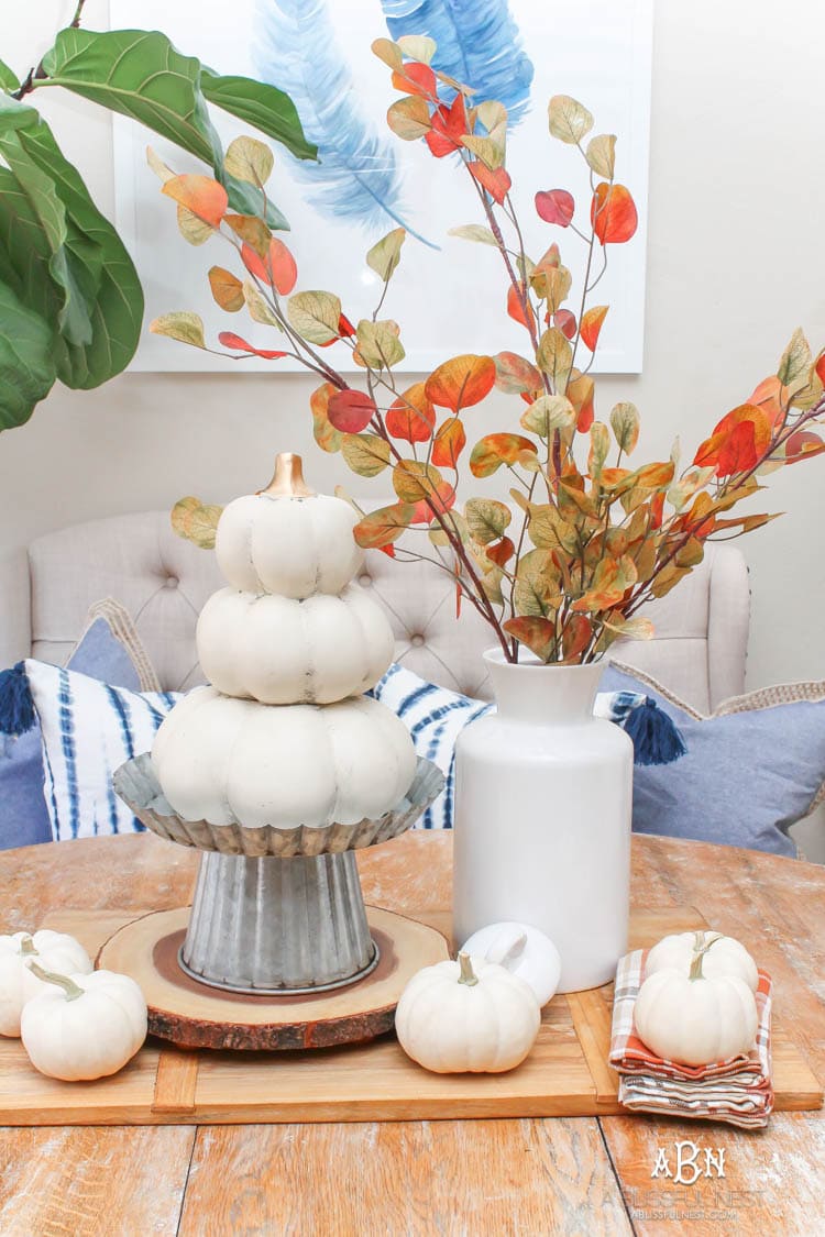 Full of rich jewel tones for fall, come visit my fall home tour! See more on https://ablisfulnest.com/ #ABlissfulNest #falldecor #falldecorideas #fall