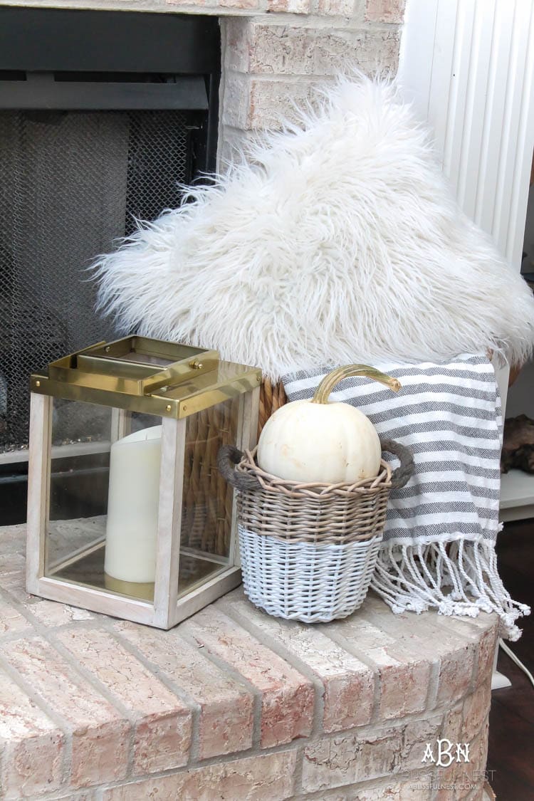 Full of rich jewel tones for fall, come visit my fall home tour! See more on https://ablisfulnest.com/ #ABlissfulNest #falldecor #falldecorideas #fall