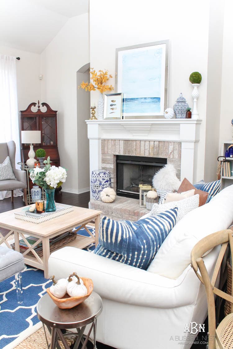 Full of rich jewel tones for fall, come visit my fall home tour! See more on https://ablisfulnest.com/ #ABlissfulNest #falldecor #falldecorideas #fall