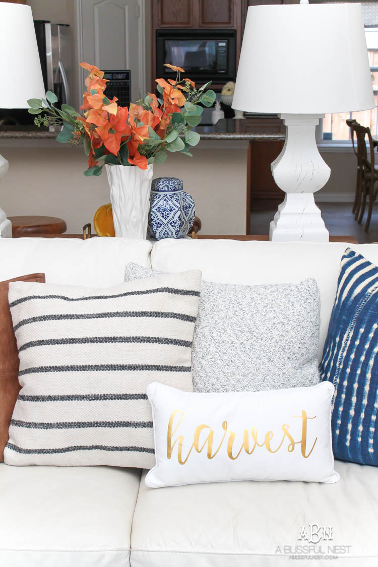 Full of rich jewel tones for fall, come visit my fall home tour! See more on https://ablisfulnest.com/ #ABlissfulNest #falldecor #falldecorideas #fall