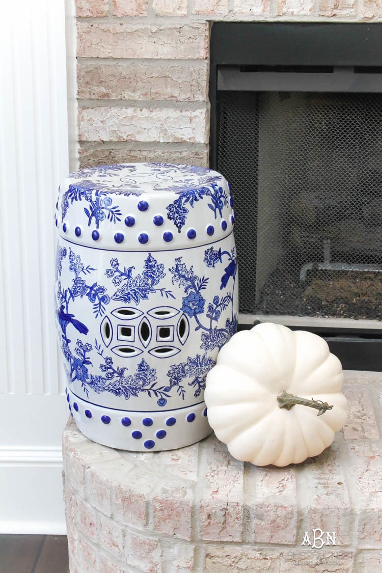 Full of rich jewel tones for fall, come visit my fall home tour! See more on https://ablisfulnest.com/ #ABlissfulNest #falldecor #falldecorideas #fall