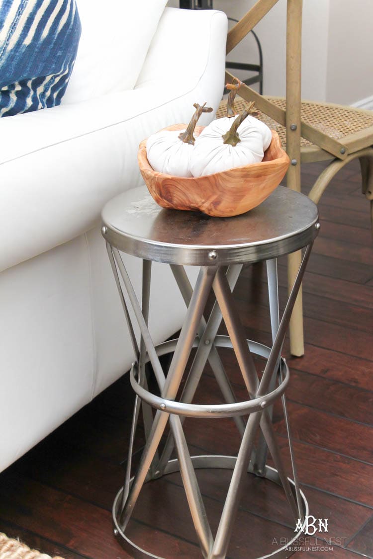 Full of rich jewel tones for fall, come visit my fall home tour! See more on https://ablisfulnest.com/ #ABlissfulNest #falldecor #falldecorideas #fall