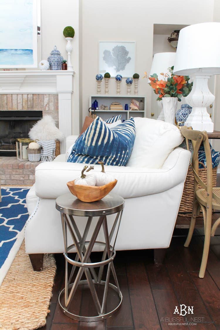 Full of rich jewel tones for fall, come visit my fall home tour! See more on https://ablisfulnest.com/ #ABlissfulNest #falldecor #falldecorideas #fall