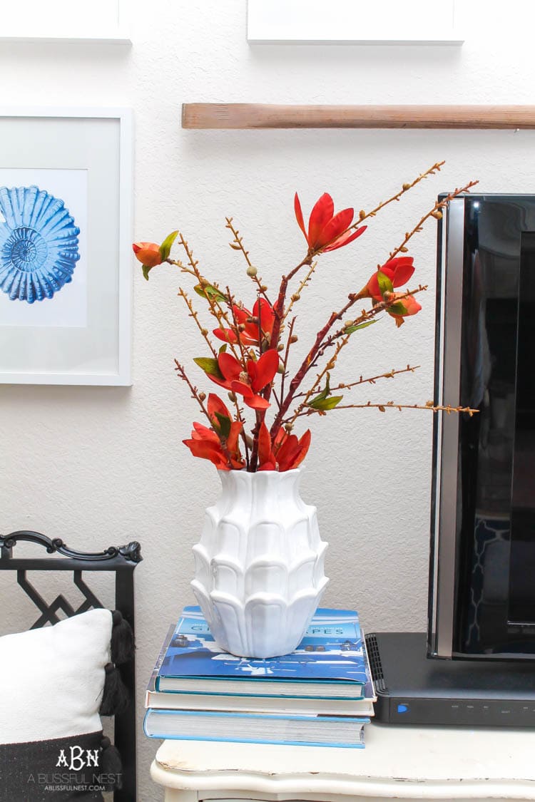 Full of rich jewel tones for fall, come visit my fall home tour! See more on https://ablisfulnest.com/ #ABlissfulNest #falldecor #falldecorideas #fall