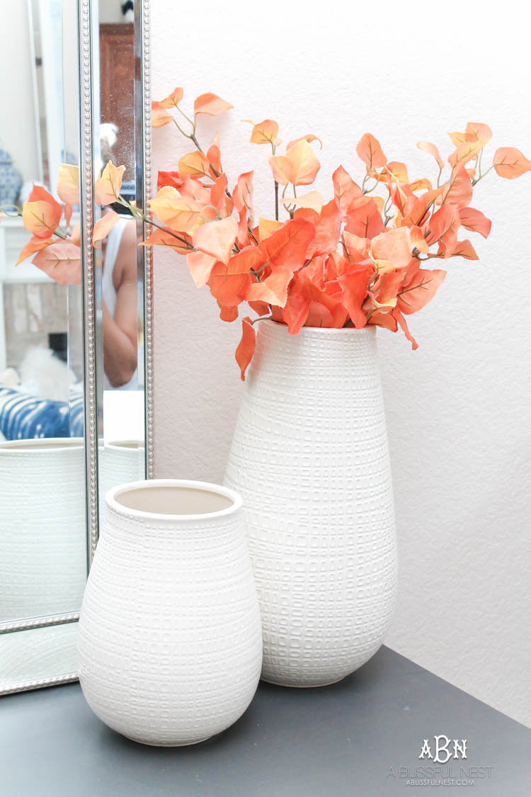 Full of rich jewel tones for fall, come visit my fall home tour! See more on https://ablisfulnest.com/ #ABlissfulNest #falldecor #falldecorideas #fall